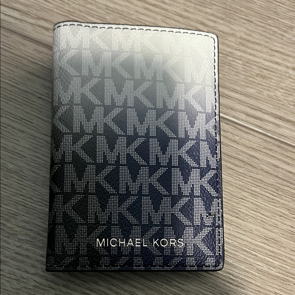 Michael Kors Gradient Black and White Card Holder